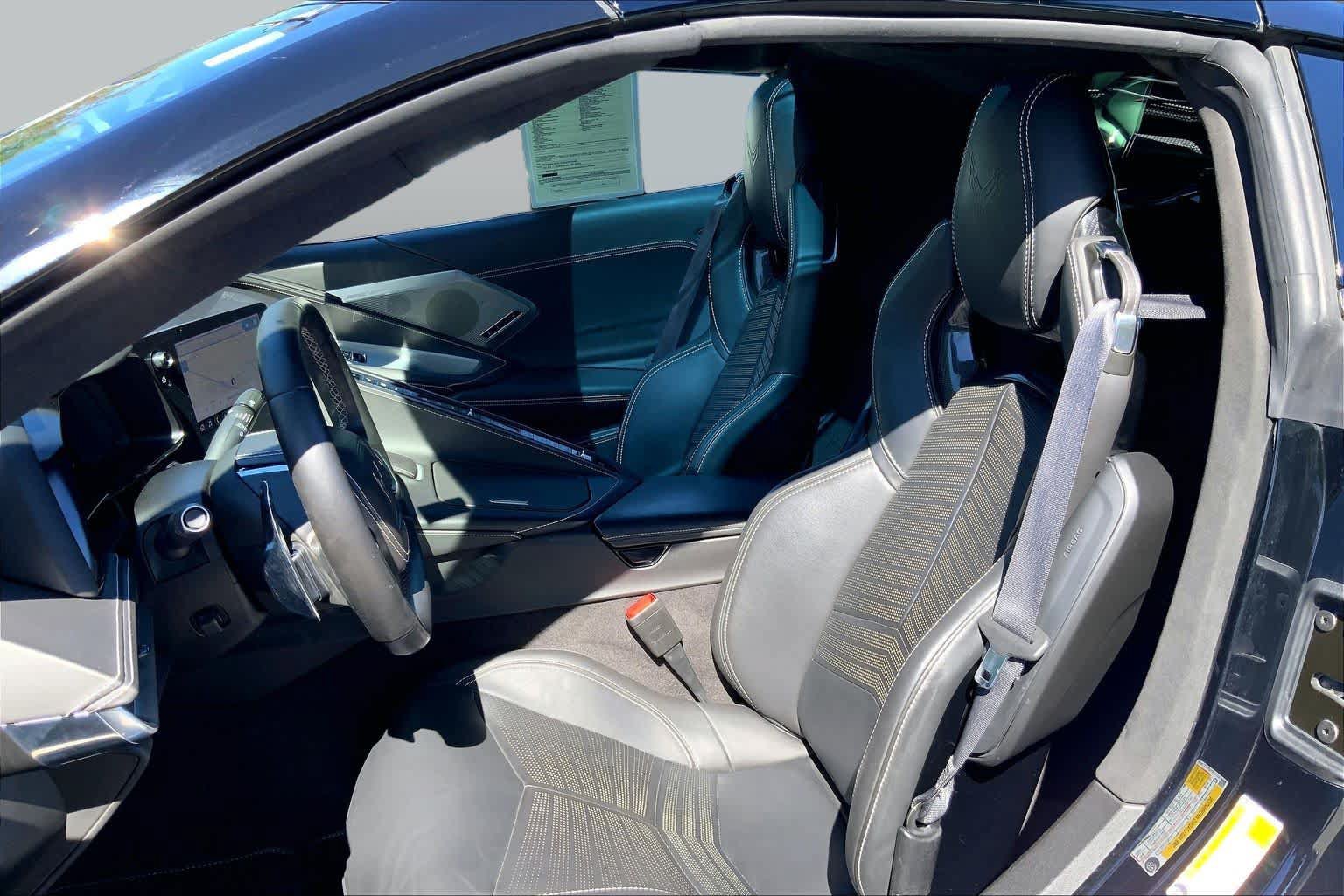 Used 2023 Chevrolet Corvette Stingray Premium Cpe w/ Z51 Performance Package RWD image 10