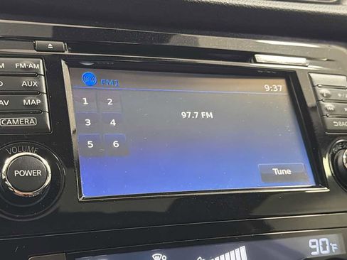 Used 2018 Nissan Rogue Sport SL w/ SL Premium Package image 18