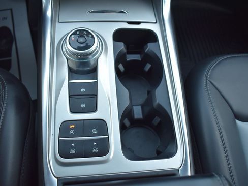 Used 2024 Ford Explorer XLT w/ Equipment Group 202A image 36