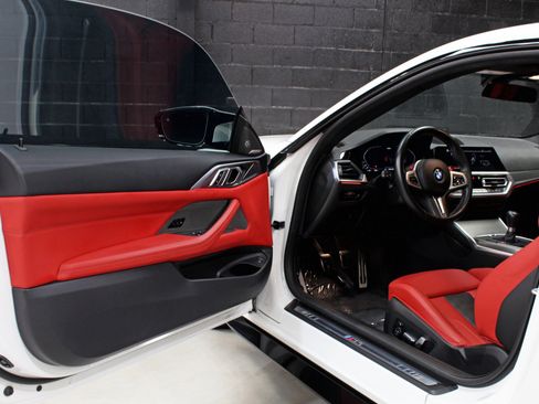Used 2023 BMW M4 Coupe RWD image 32