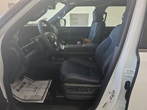 New 2026 INFINITI QX80 4WD image 34