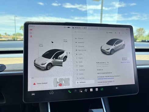 Used 2021 Tesla Model Y Long Range AWD/4WD image 30