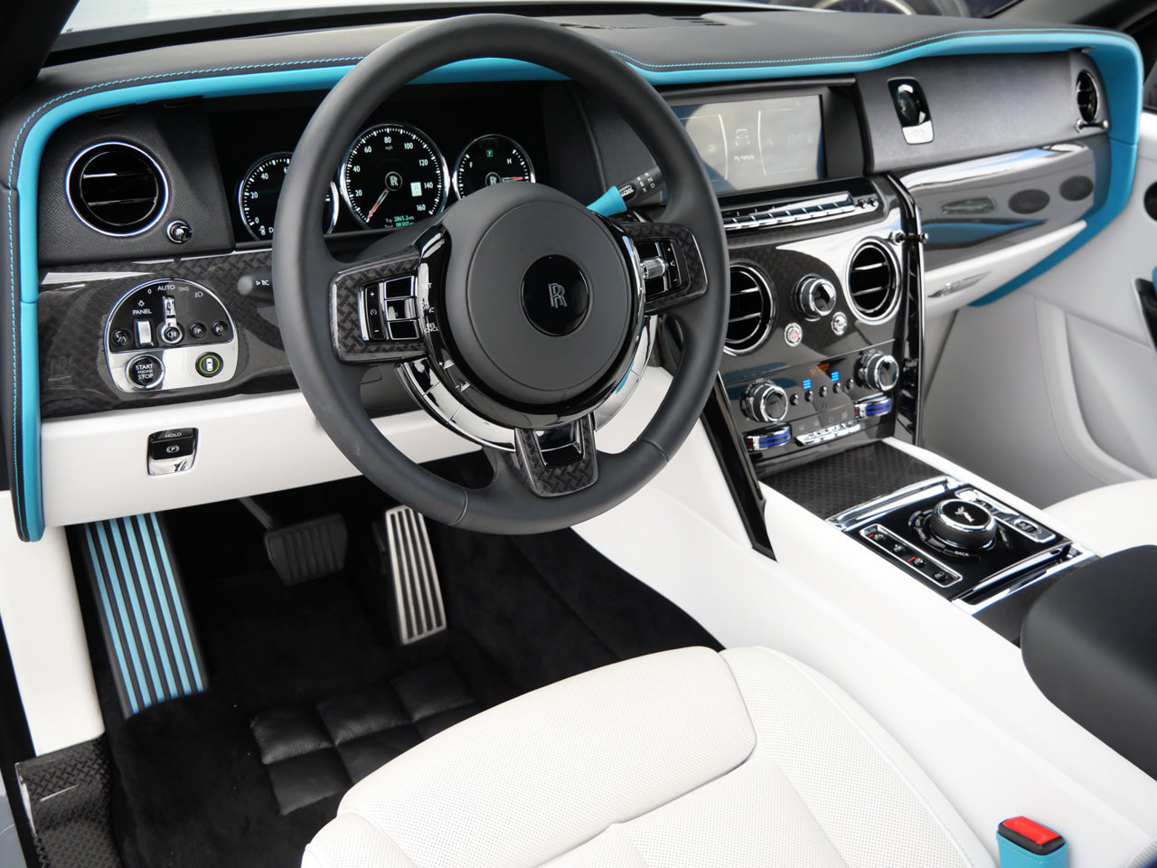 Used 2024 Rolls-Royce Cullinan Black Badge w/ Leather Finishing Pack AWD/4WD image 26