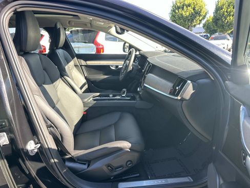 Certified 2024 Volvo V90 B6 Cross Country Plus w/ Climate Package image 25