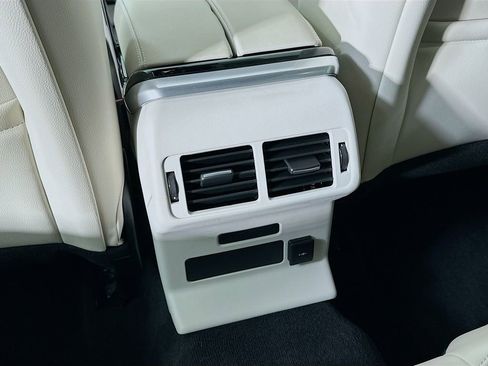 Used 2022 Land Rover Range Rover Velar R-Dynamic S image 27