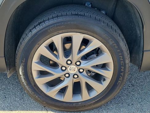 Certified 2025 Buick Enclave Preferred image 8