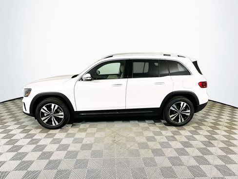 Used 2026 Mercedes-Benz GLB 250 4MATIC image 4
