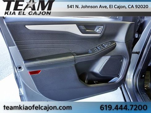 Used 2022 Ford Escape SE image 23