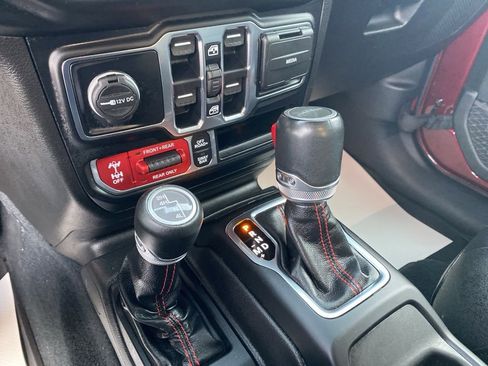 Certified 2022 Jeep Gladiator Rubicon w/ Cold Weather Group image 30