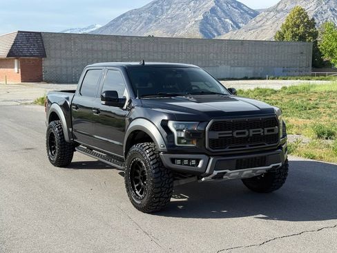 Used 2019 Ford F150 Raptor w/ Equipment Group 802A Luxury AWD/4WD image 2