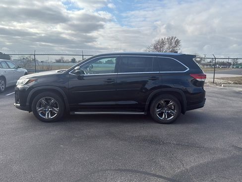 Used 2019 Toyota Highlander Limited Platinum image 5