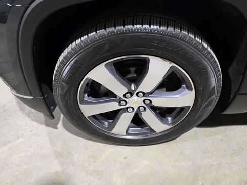 Used 2018 Chevrolet Traverse LT image 23