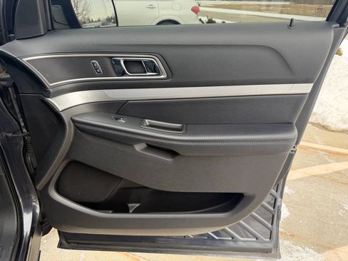 Used 2017 Ford Explorer XLT w/ Equipment Group 201A image 16