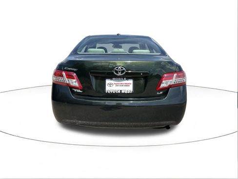 Used 2010 Toyota Camry LE FWD image 4