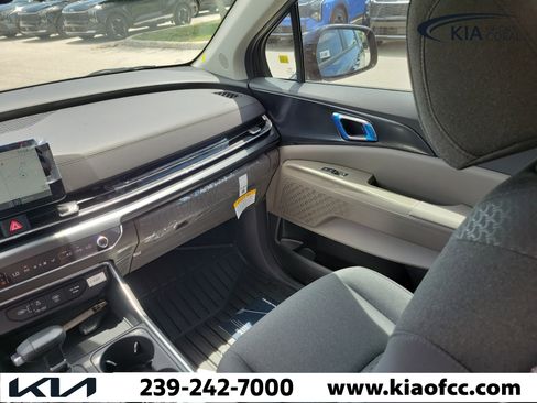 New 2026 Kia Carnival LX FWD image 18