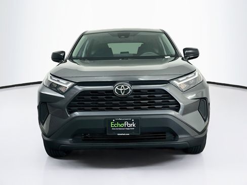 Used 2025 Toyota RAV4 LE AWD/4WD image 2