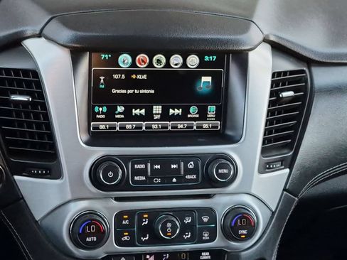 Used 2017 GMC Yukon XL SLT w/ Open Road Package AWD/4WD image 18