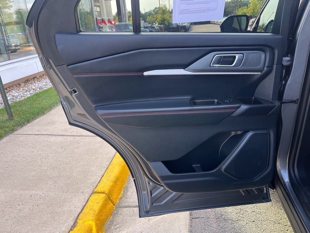 Certified 2025 Ford Explorer ST-Line w/ ST-Line Street Pack AWD/4WD image 20