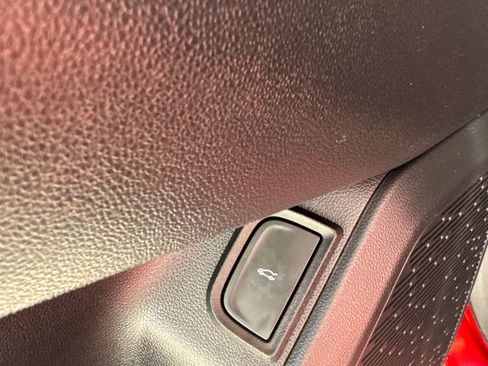 Used 2025 Chevrolet Equinox LT w/ Convenience Package II image 16