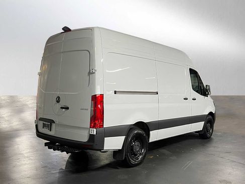 Used 2025 Mercedes-Benz Sprinter 2500 image 3