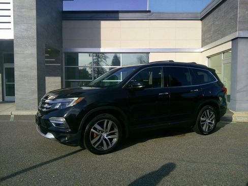 Used 2017 Honda Pilot Touring image 17