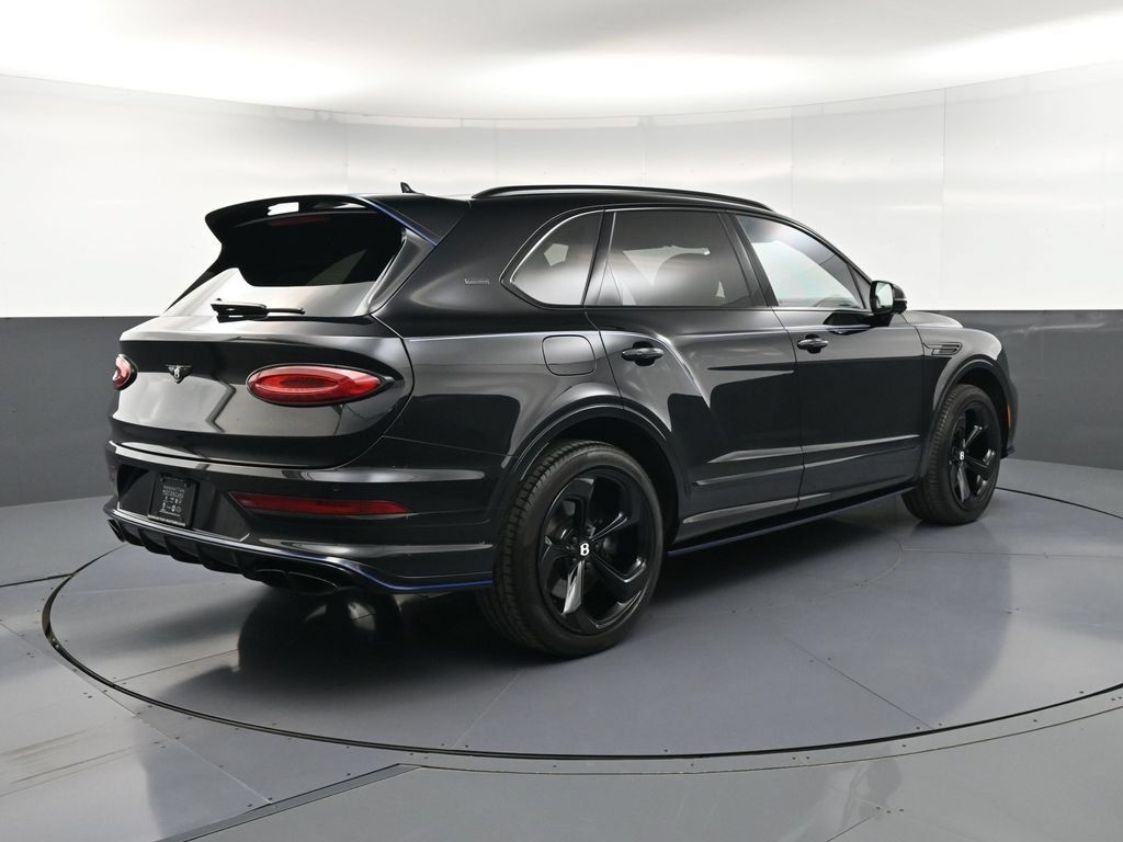 Certified 2025 Bentley Bentayga AWD/4WD image 8