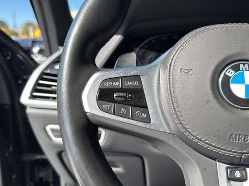 Used 2022 BMW X5 xDrive40i w/ M Sport Package image 17