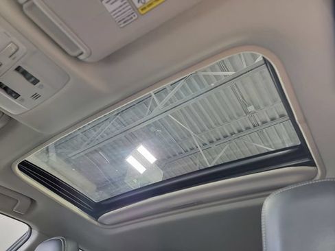 Used 2015 Toyota RAV4 Limited AWD/4WD image 31