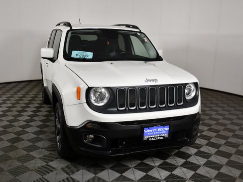Used 2015 Jeep Renegade Latitude w/ Cold Weather Group II AWD/4WD image 3