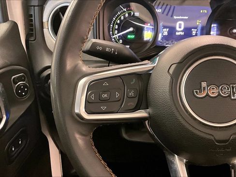 Used 2024 Jeep Wrangler Unlimited Sahara AWD/4WD image 17