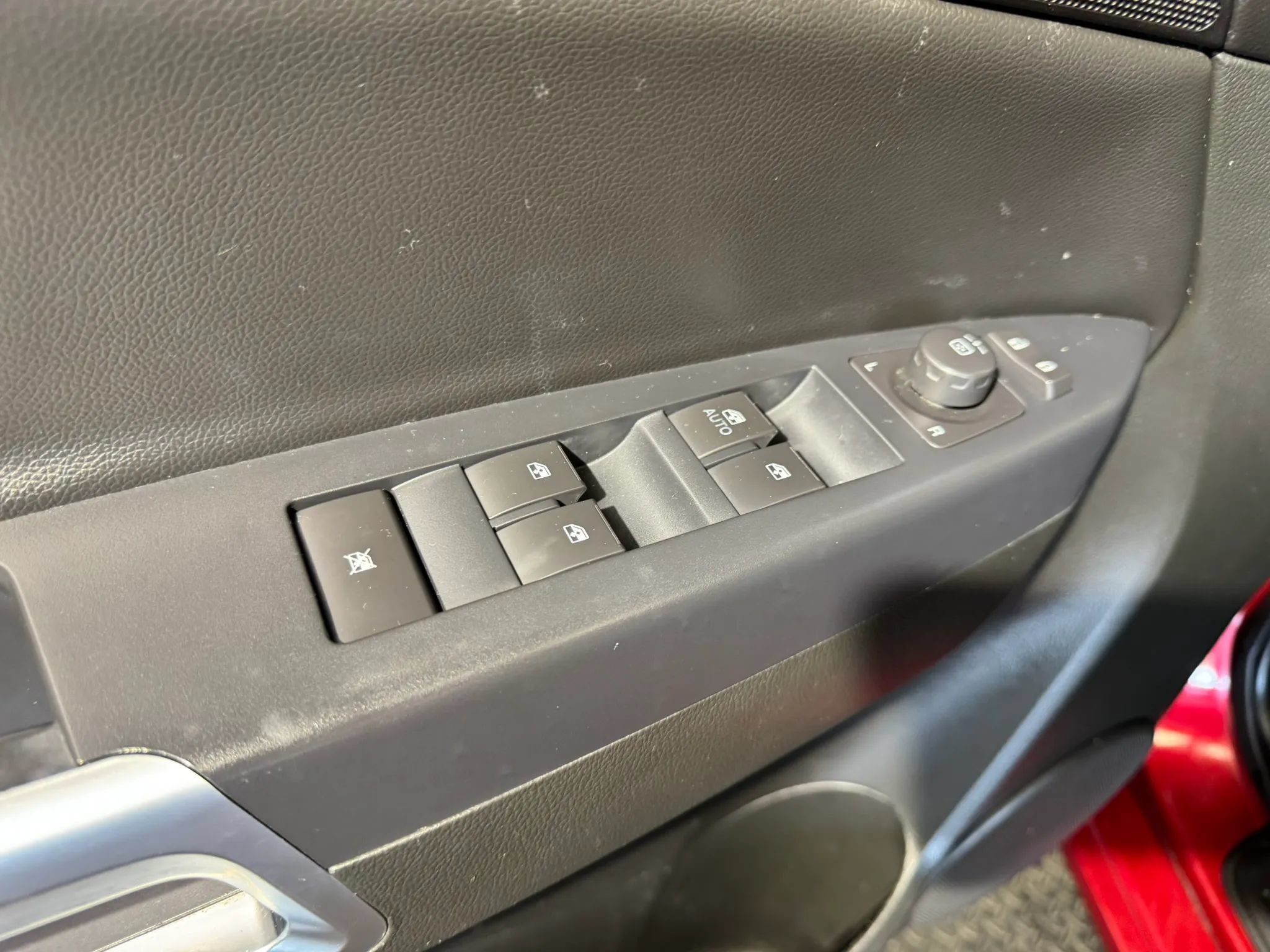 Used 2013 Chevrolet Captiva Sport LTZ FWD image 8