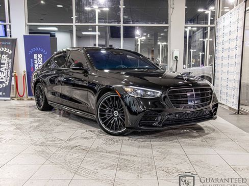 Used 2022 Mercedes-Benz S 580 4MATIC Sedan w/ AMG Line Package image 3