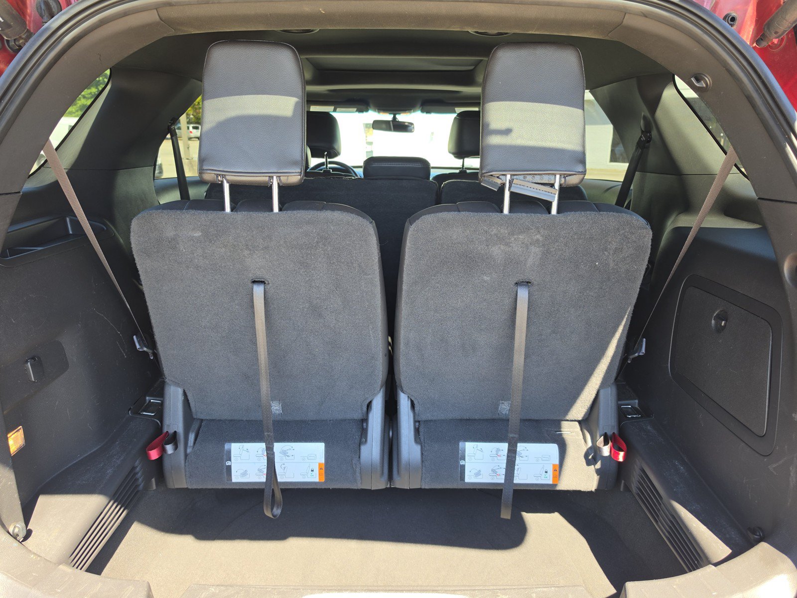 Used 2015 Ford Explorer XLT w/ Equipment Group 202B FWD image 14