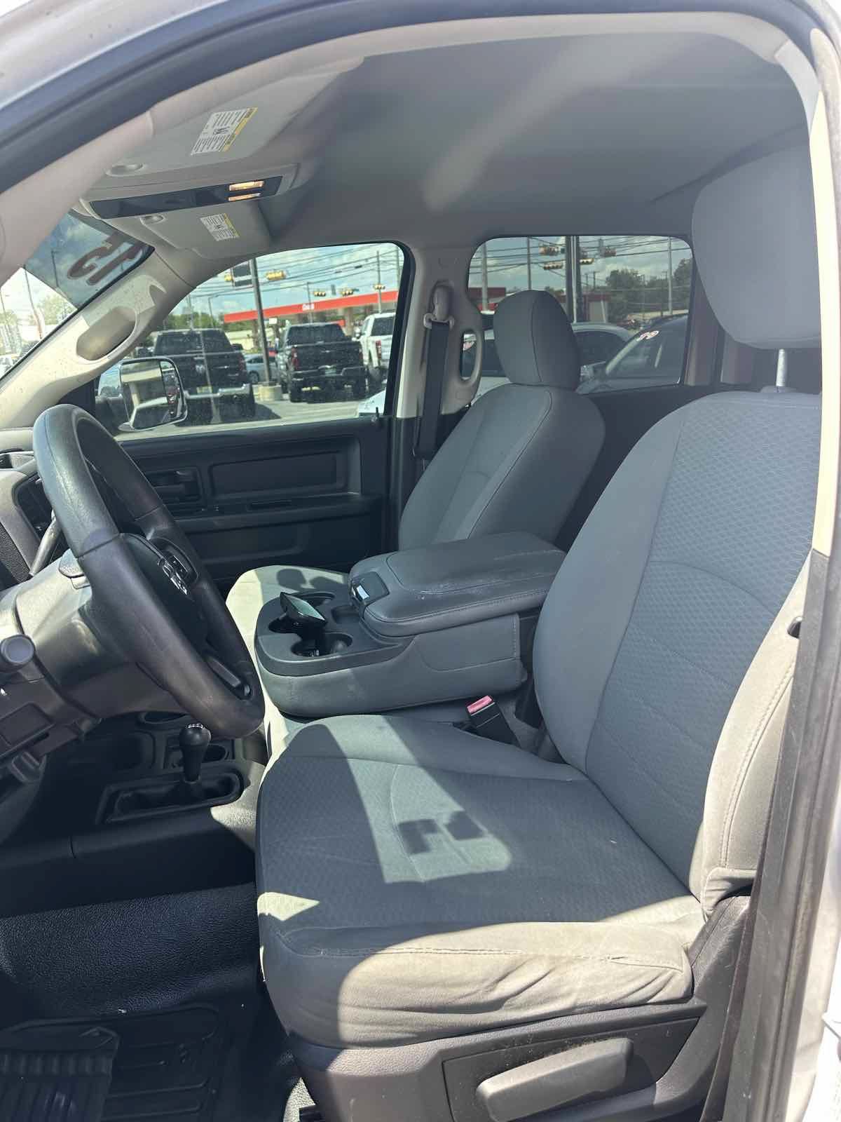 Used 2015 RAM 3500 Tradesman w/ Chrome Appearance Group AWD/4WD image 7