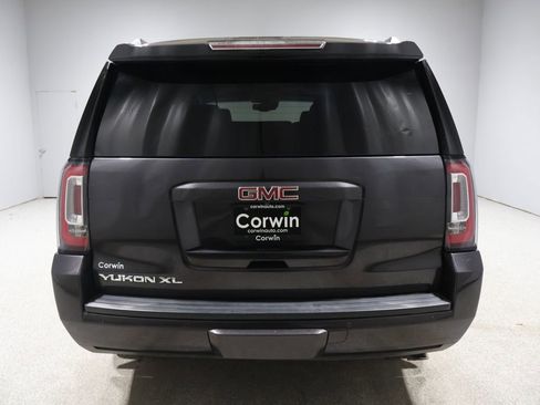 Used 2016 GMC Yukon XL SLT w/ Open Road Package image 3
