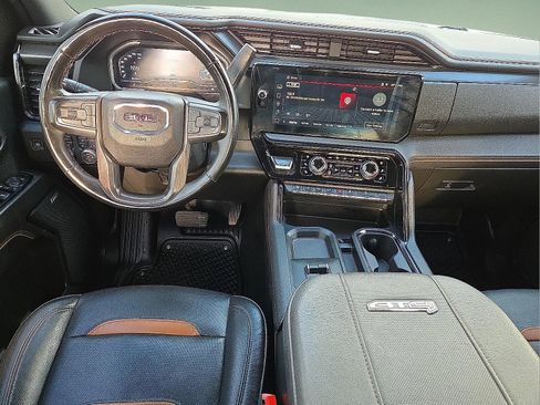 Used 2024 GMC Sierra 2500 AT4 image 11