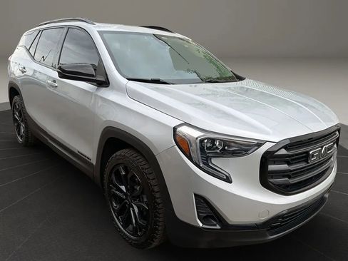 Used 2021 GMC Terrain SLT w/ Infotainment Package II AWD/4WD image 3