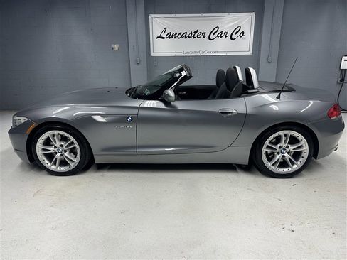 Used 2010 BMW Z4 sDrive30i image 4