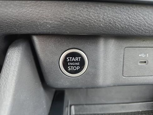 Used 2023 Nissan Rogue SV FWD image 31