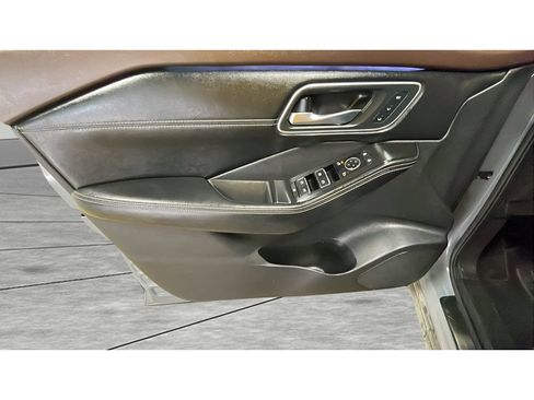 Used 2023 Nissan Rogue Platinum w/ Platinum Premium Package AWD/4WD image 10