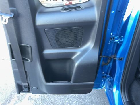 Used 2016 Toyota Tacoma SR5 w/ SR5 Appearance Package (SN) image 22