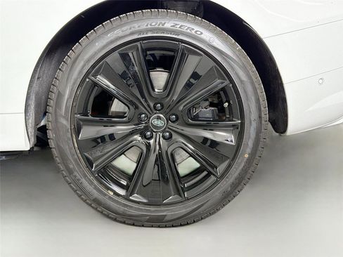 Certified 2025 Land Rover Range Rover Sport Dynamic SE AWD/4WD image 30