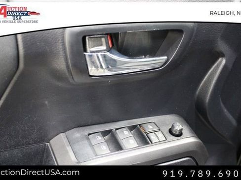 Used 2021 Toyota Tacoma TRD Off-Road image 18