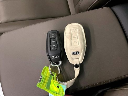 Used 2025 Audi Q5 Premium image 35