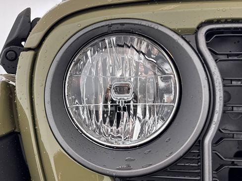 New 2025 Jeep Gladiator Sport image 22