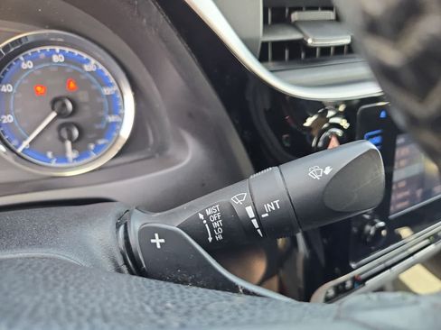 Used 2017 Toyota Corolla SE FWD image 23
