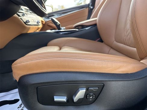 Used 2021 BMW 530i xDrive w/ Convenience Package image 11
