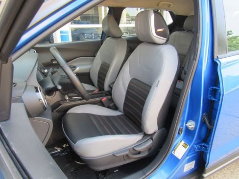 Used 2024 Nissan Kicks SR w/ SR Premium Package image 15