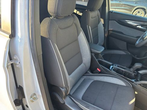 Used 2025 Chevrolet TrailBlazer LT image 35