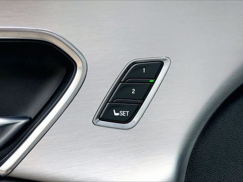 Used 2023 Acura RDX w/ Technology Package FWD image 32
